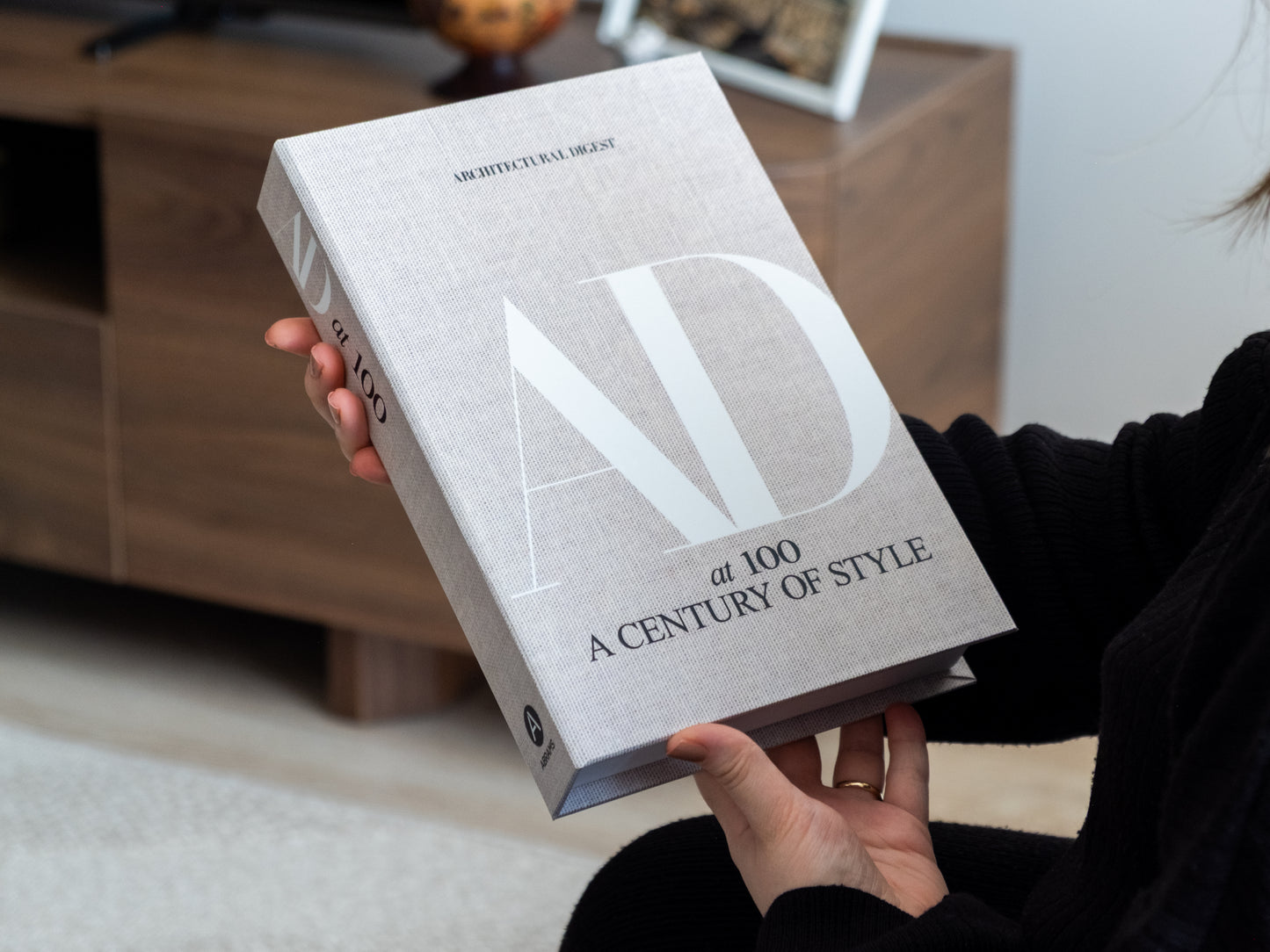 Bej Architectural Digest at 100 Dekoratif Sahte Kitap Kutusu