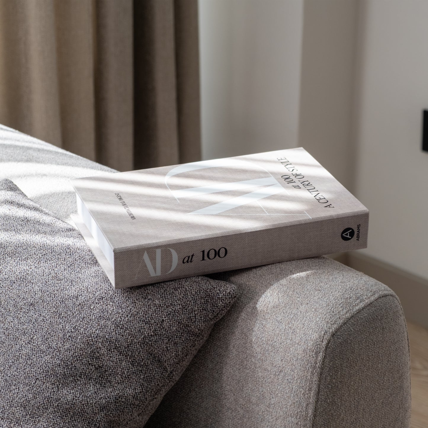 Bej Architectural Digest at 100 Dekoratif Sahte Kitap Kutusu