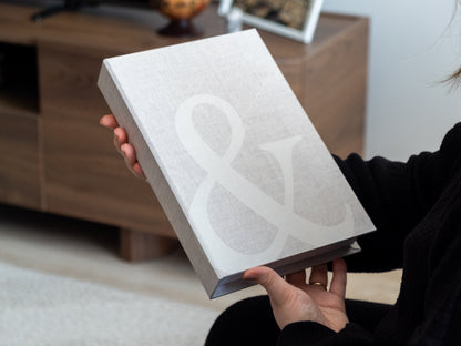 Bej Neutral Ampersand Dekoratif Sahte Kitap Kutusu
